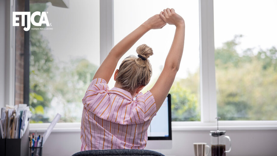 Fitness da ufficio: come mantenersi in forma restando seduti alla propria scrivania